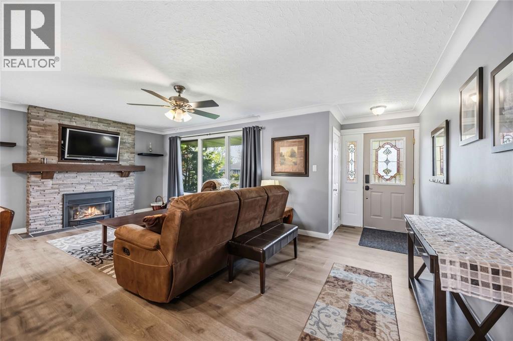 1705 Grace Avenue Property Photo 4