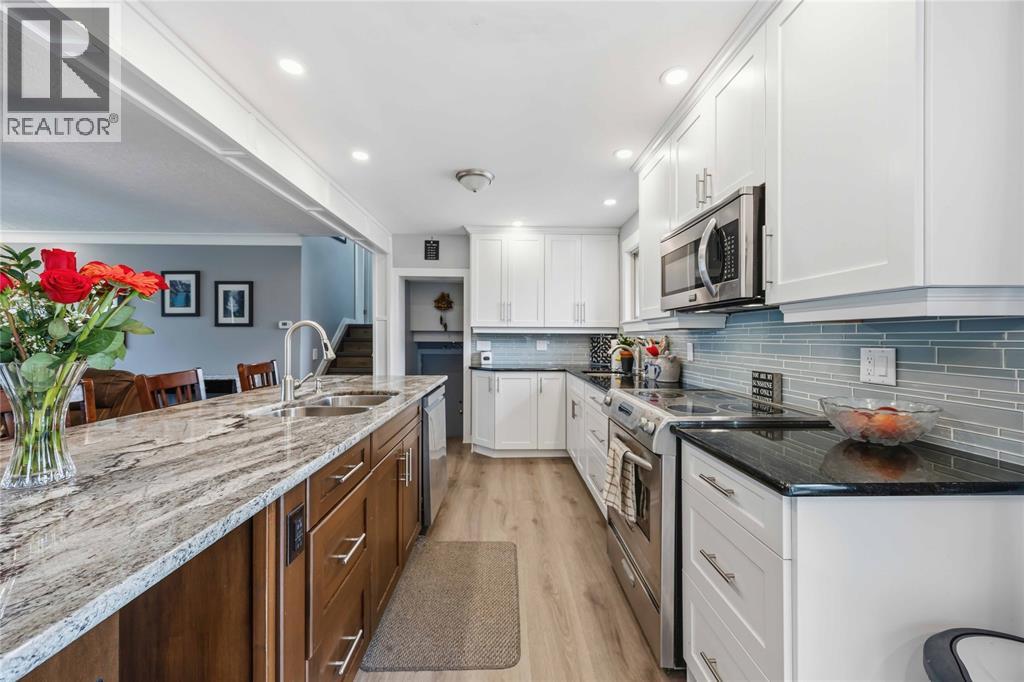 1705 Grace Avenue Property Photo 9