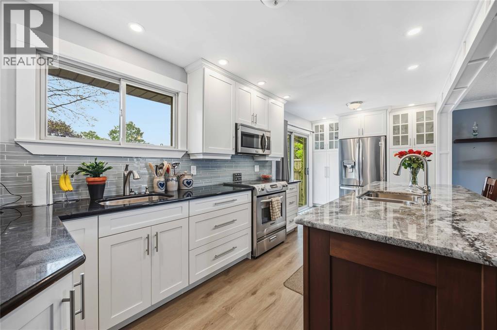 1705 Grace Avenue Property Photo 10