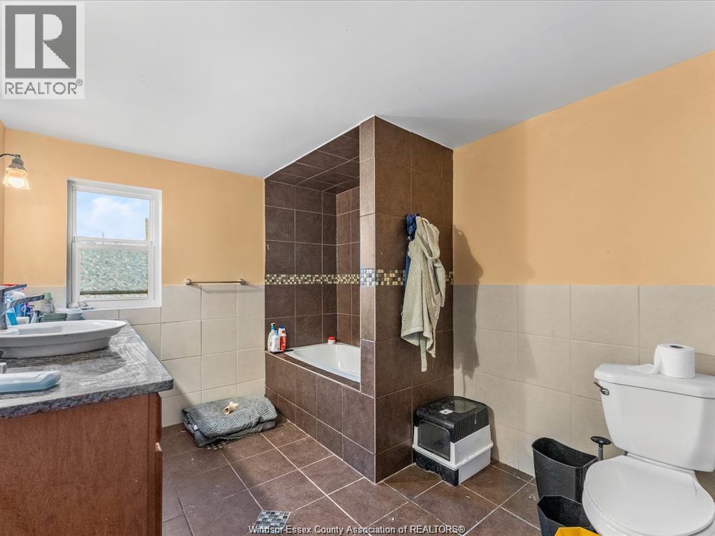 836 Elliott Property Photo 9