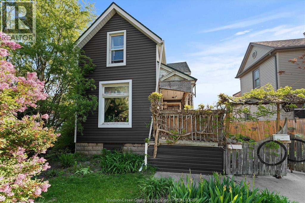 552 PARENT Property Photo 1