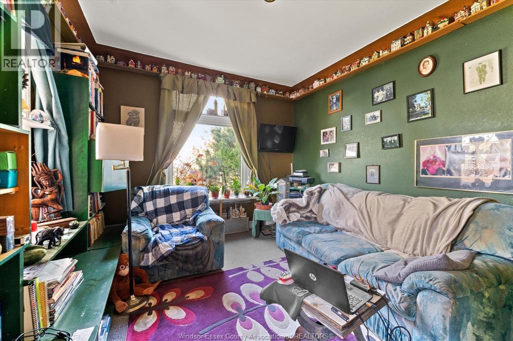 552 Parent Property Photo 6