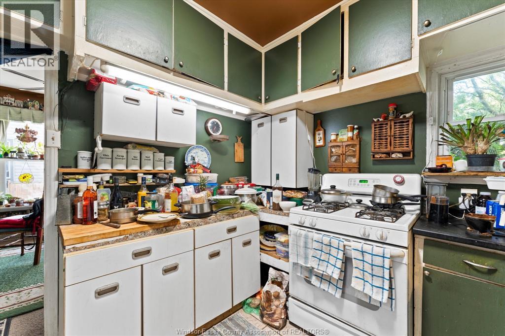 552 Parent Property Photo 9