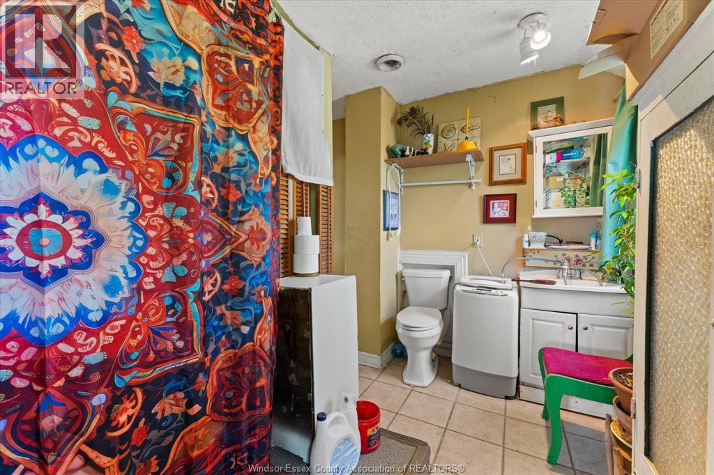 552 Parent Property Photo 15