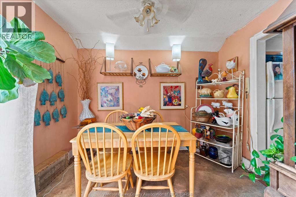 552 Parent Property Photo 17