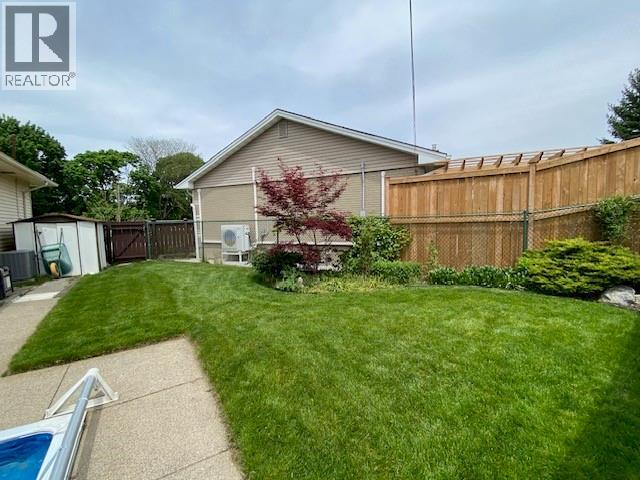 875 Champlain Road Property Photo 3