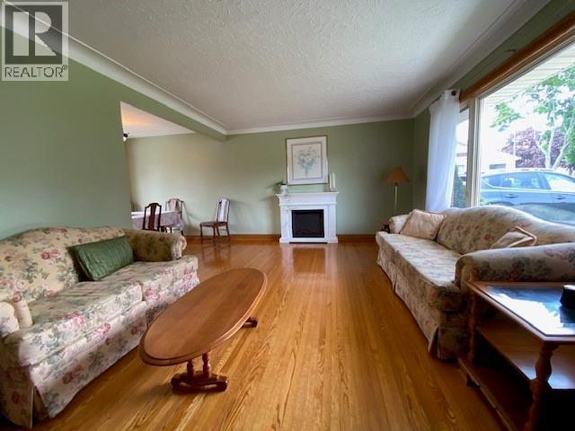 875 Champlain Road Property Photo 10