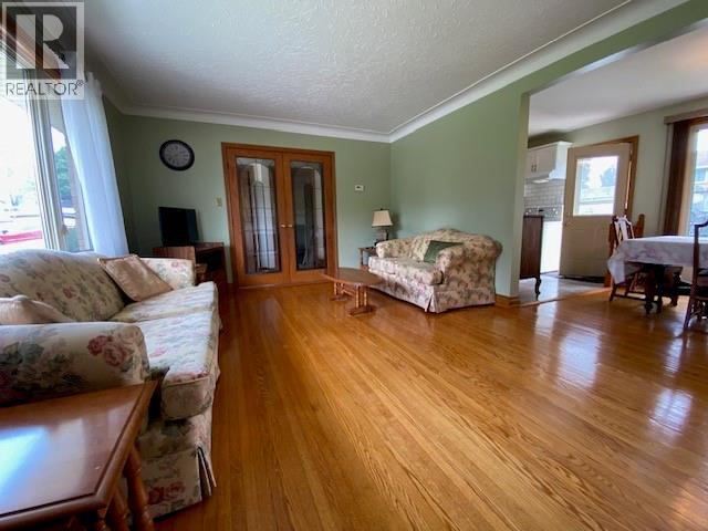875 Champlain Road Property Photo 11