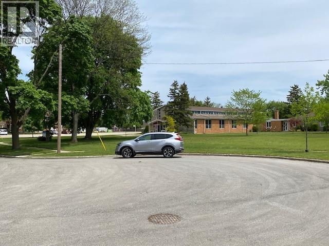 875 Champlain Road Property Photo 24