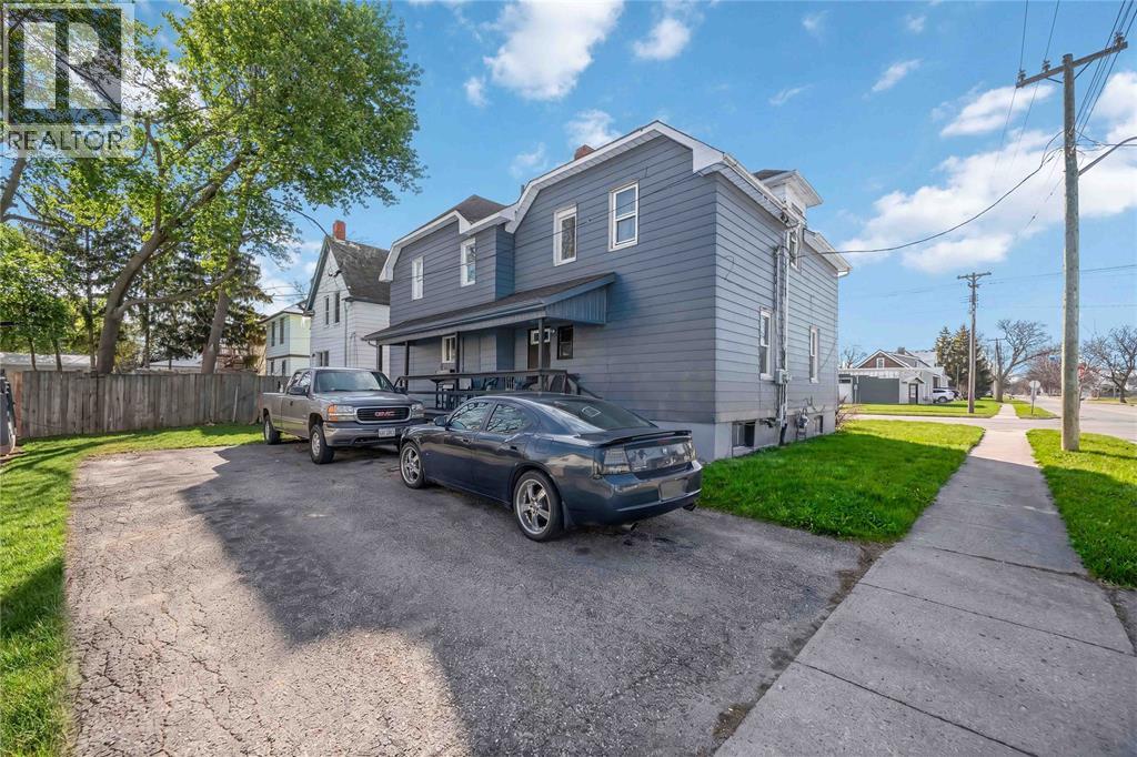 218-220 Mitton Street South Property Photo 2