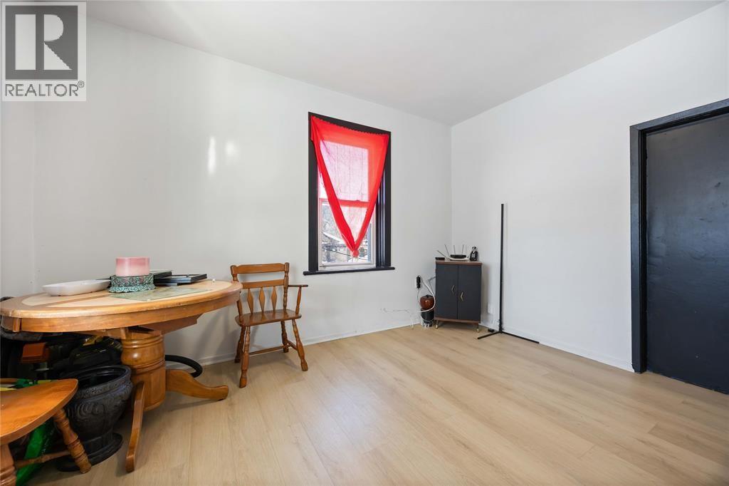 218-220 Mitton Street South Property Photo 4
