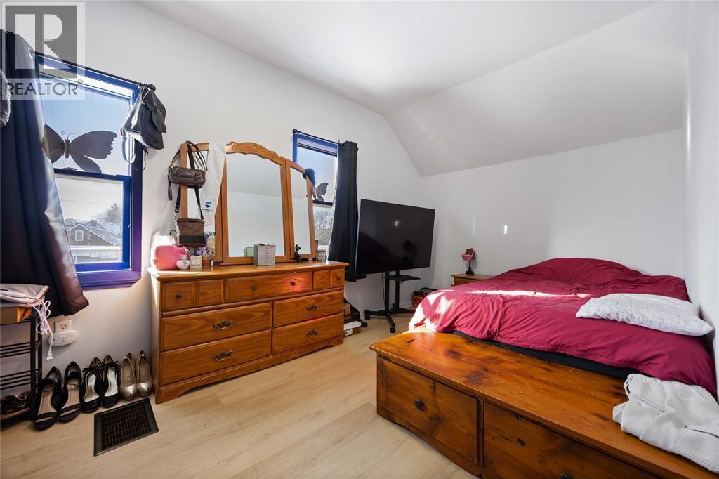 218-220 Mitton Street South Property Photo 11