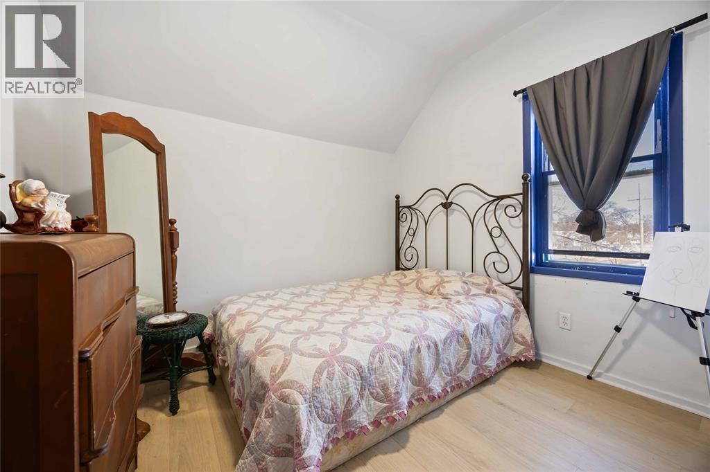 218-220 Mitton Street South Property Photo 15