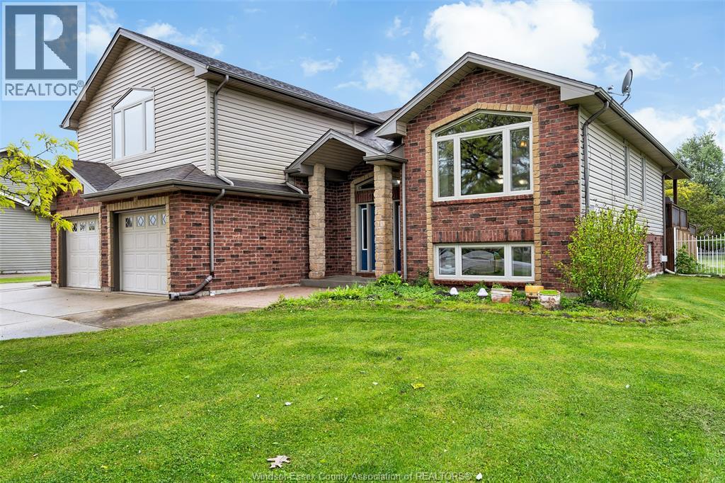 303 Gosfield Townline West Property Photo 3