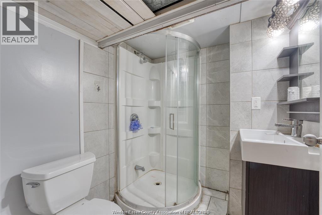 41 Giles Boulevard Property Photo 7