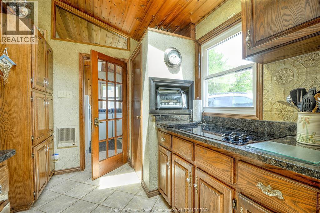 1047 Front Road South Property Photo 11