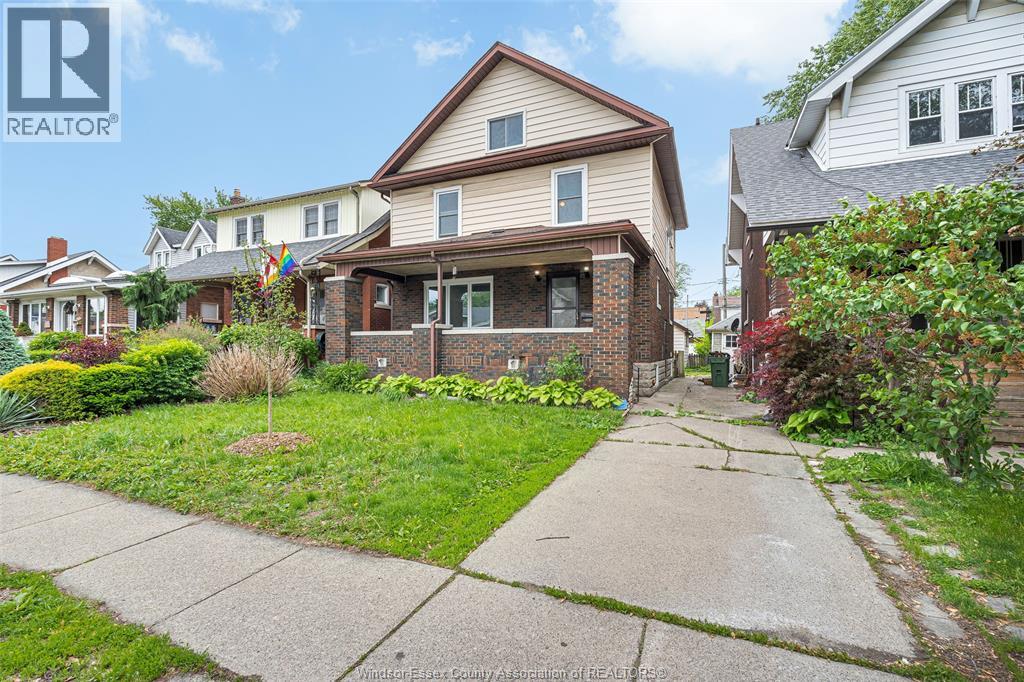 1525 DOUGALL Property Photo 1