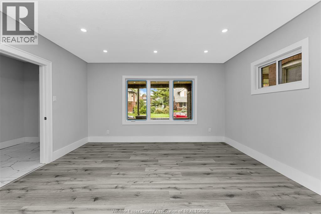 1525 Dougall Property Photo 6