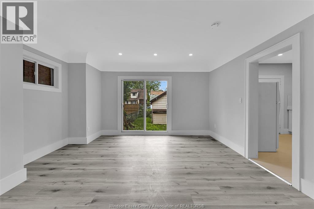 1525 Dougall Property Photo 8