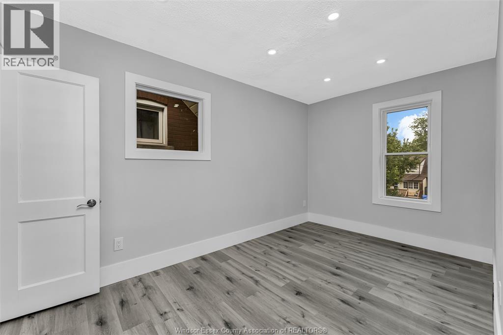 1525 Dougall Property Photo 16