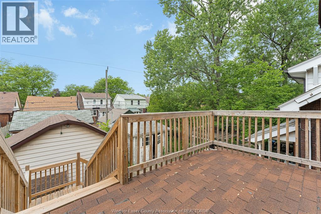 1525 Dougall Property Photo 20