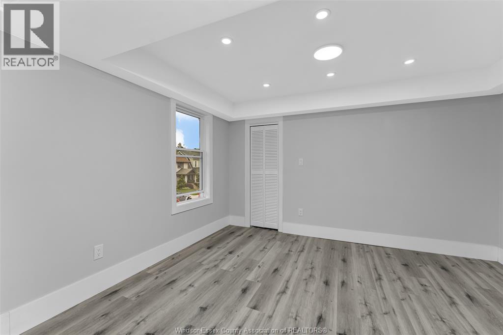 1525 Dougall Property Photo 22