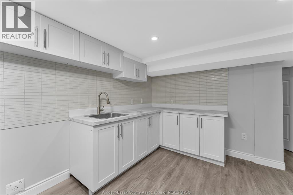 1525 Dougall Property Photo 27