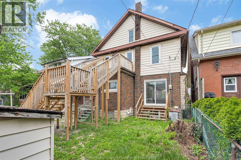 1525 Dougall Property Photo 39