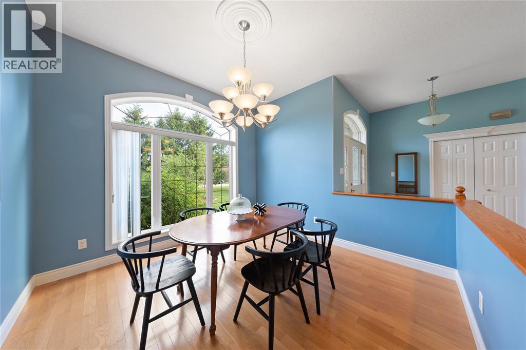 3633 Egremont Road Property Photo 14