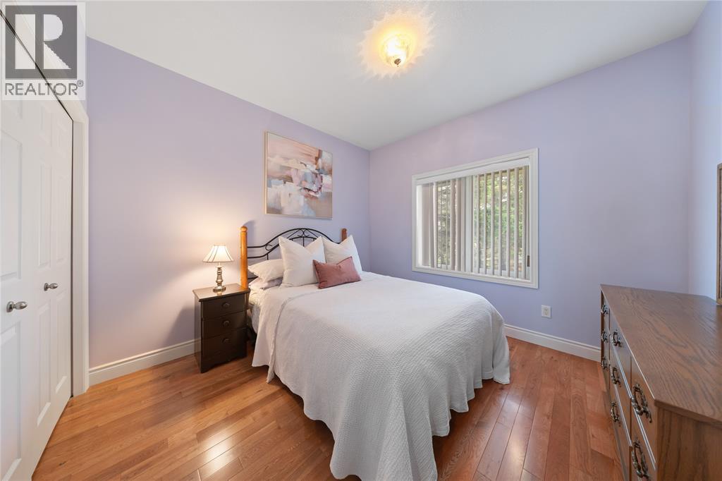 3633 Egremont Road Property Photo 21