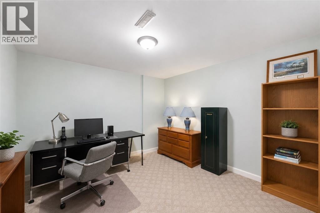 3633 Egremont Road Property Photo 30