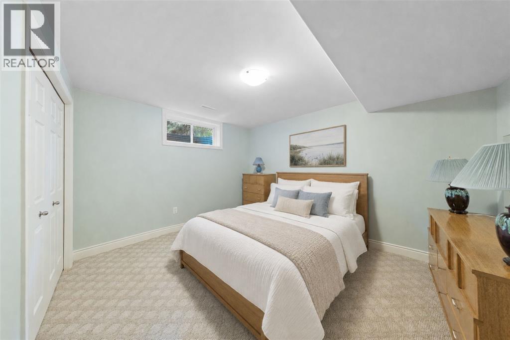 3633 Egremont Road Property Photo 31