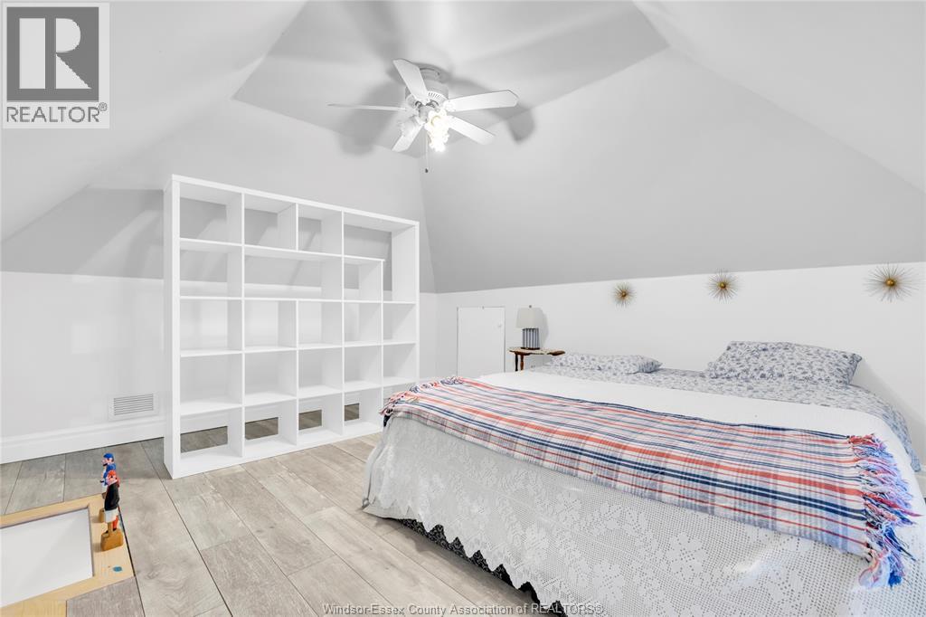 712 Gladstone Property Photo 23