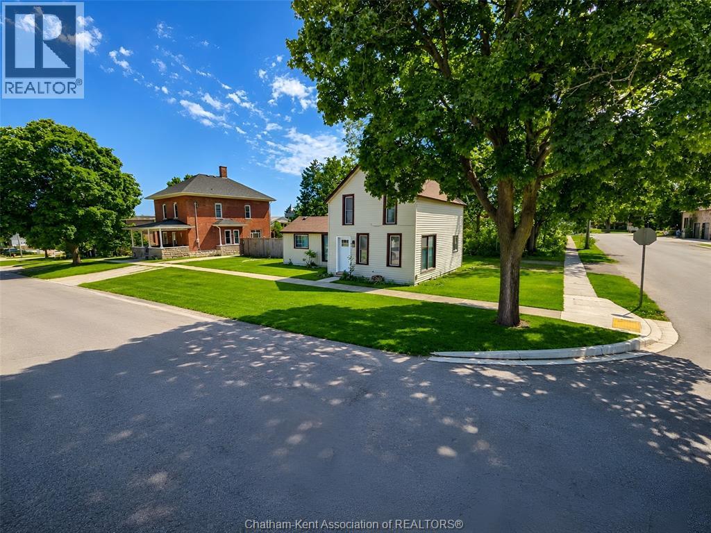579 Centre Street Property Photo 1