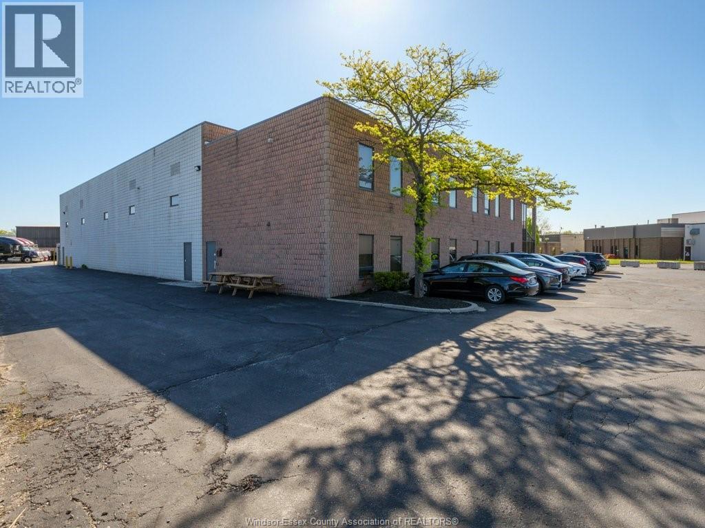 2516 Binder Crescent Property Photo 6