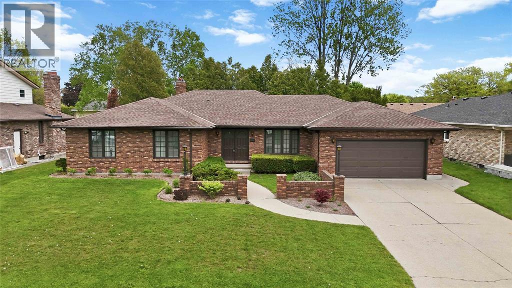 632 Esser Crescent Property Photo 2