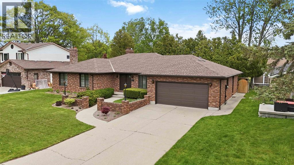 632 Esser Crescent Property Photo 4