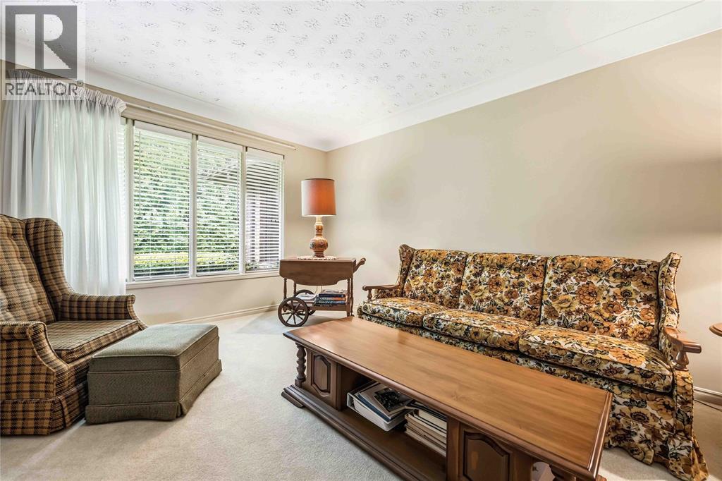 632 Esser Crescent Property Photo 10