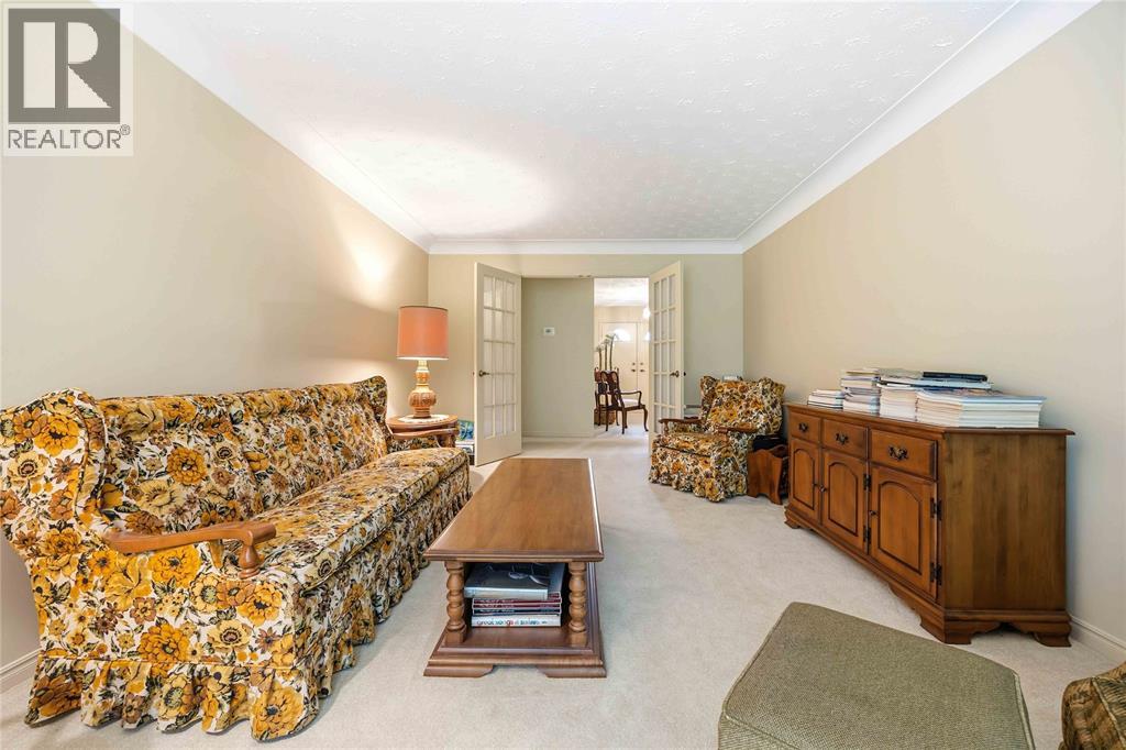632 Esser Crescent Property Photo 11