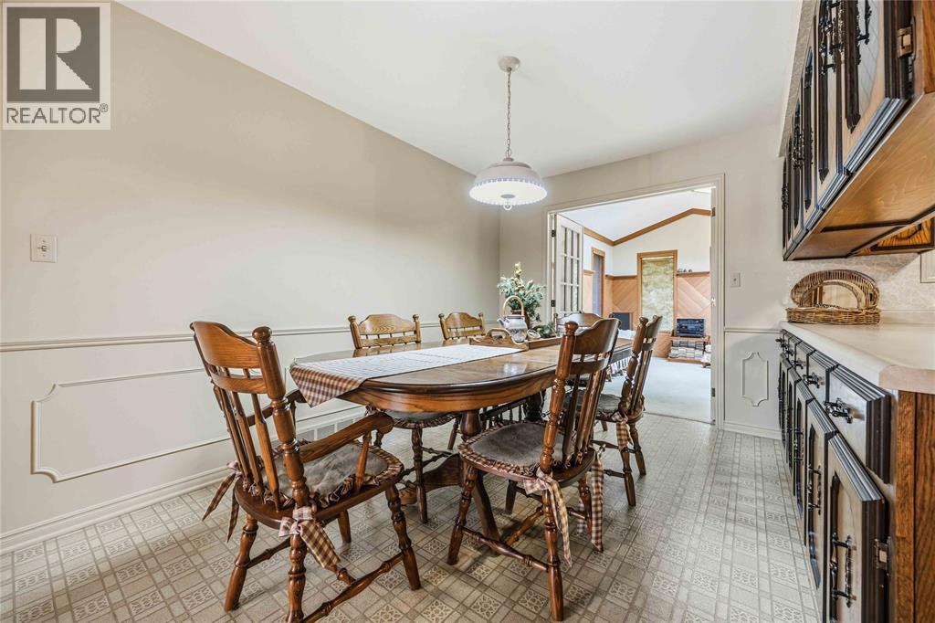 632 Esser Crescent Property Photo 15