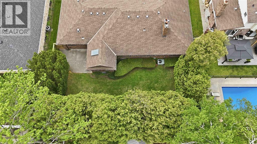 632 Esser Crescent Property Photo 36