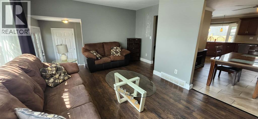 309 Edgewood Street Property Photo 5
