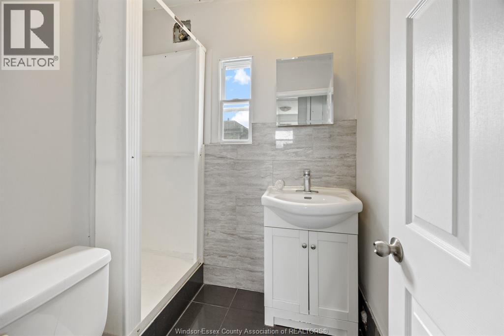 374 Campbell Property Photo 8
