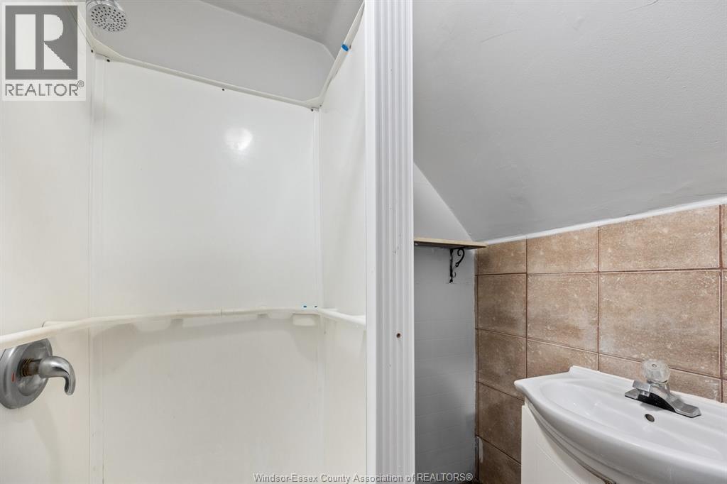 374 Campbell Property Photo 14