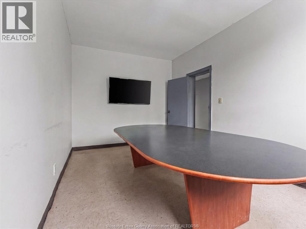 1801 South Cameron Boulevard Property Photo 11