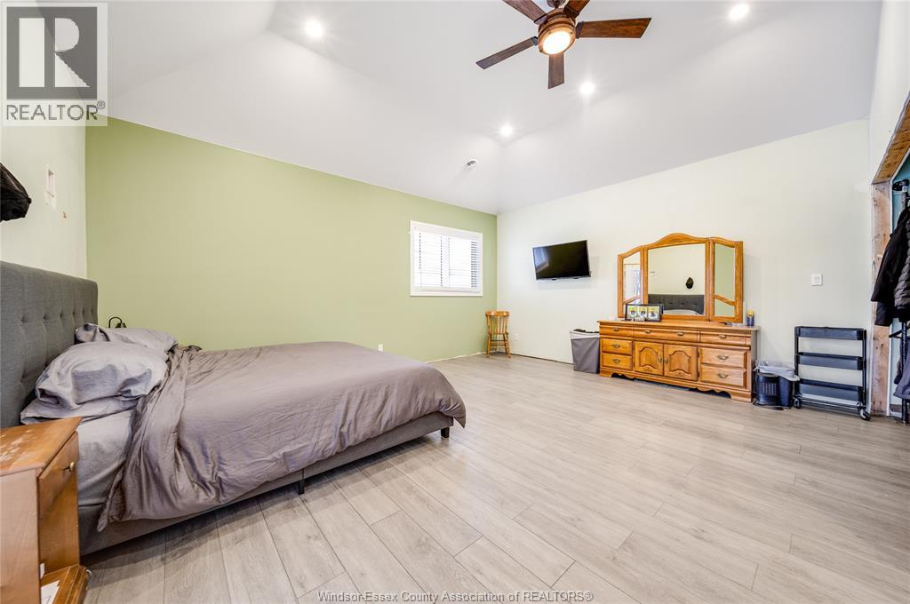 856 Talbot Property Photo 27