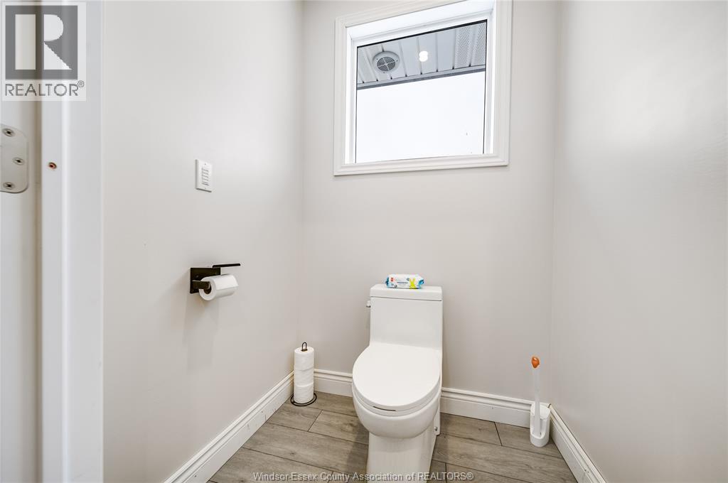 856 Talbot Property Photo 38