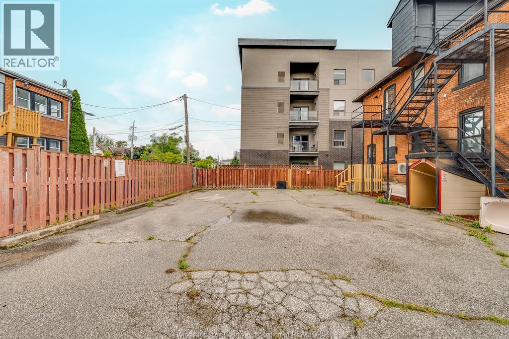 961 Ouellette Avenue Property Photo 3