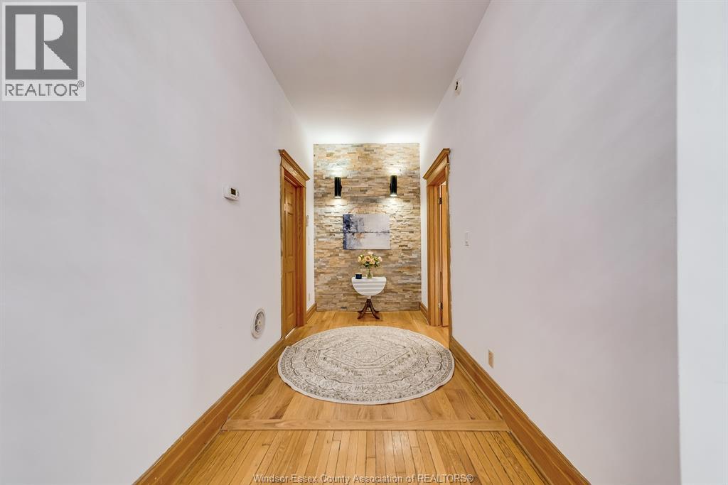 961 Ouellette Avenue Property Photo 13