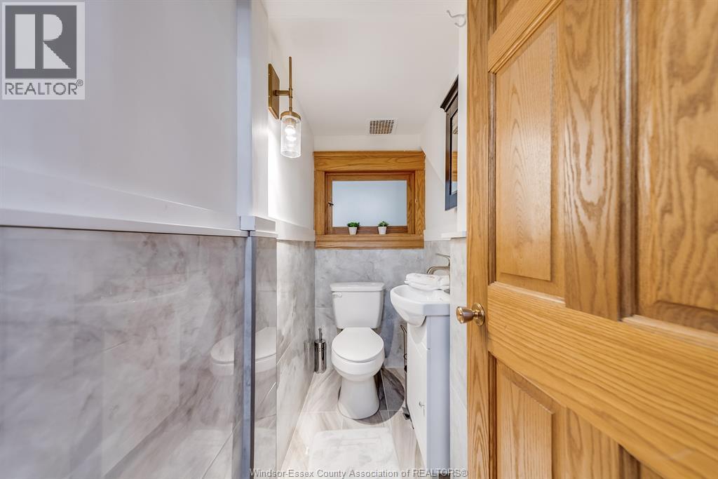 961 Ouellette Avenue Property Photo 15